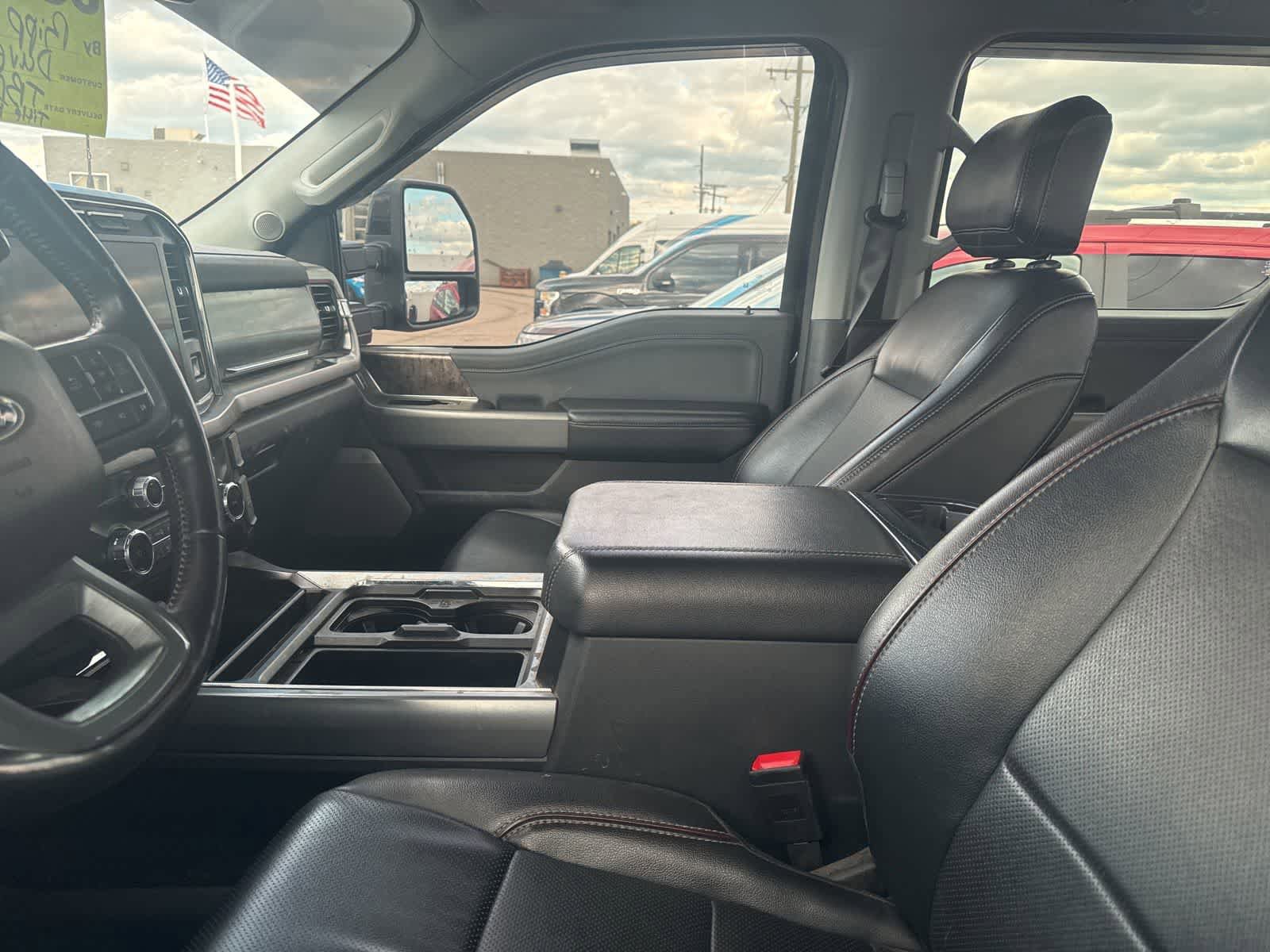 Used 2024 Ford F350 Lariat w/ Lariat Ultimate Package AWD/4WD image 30