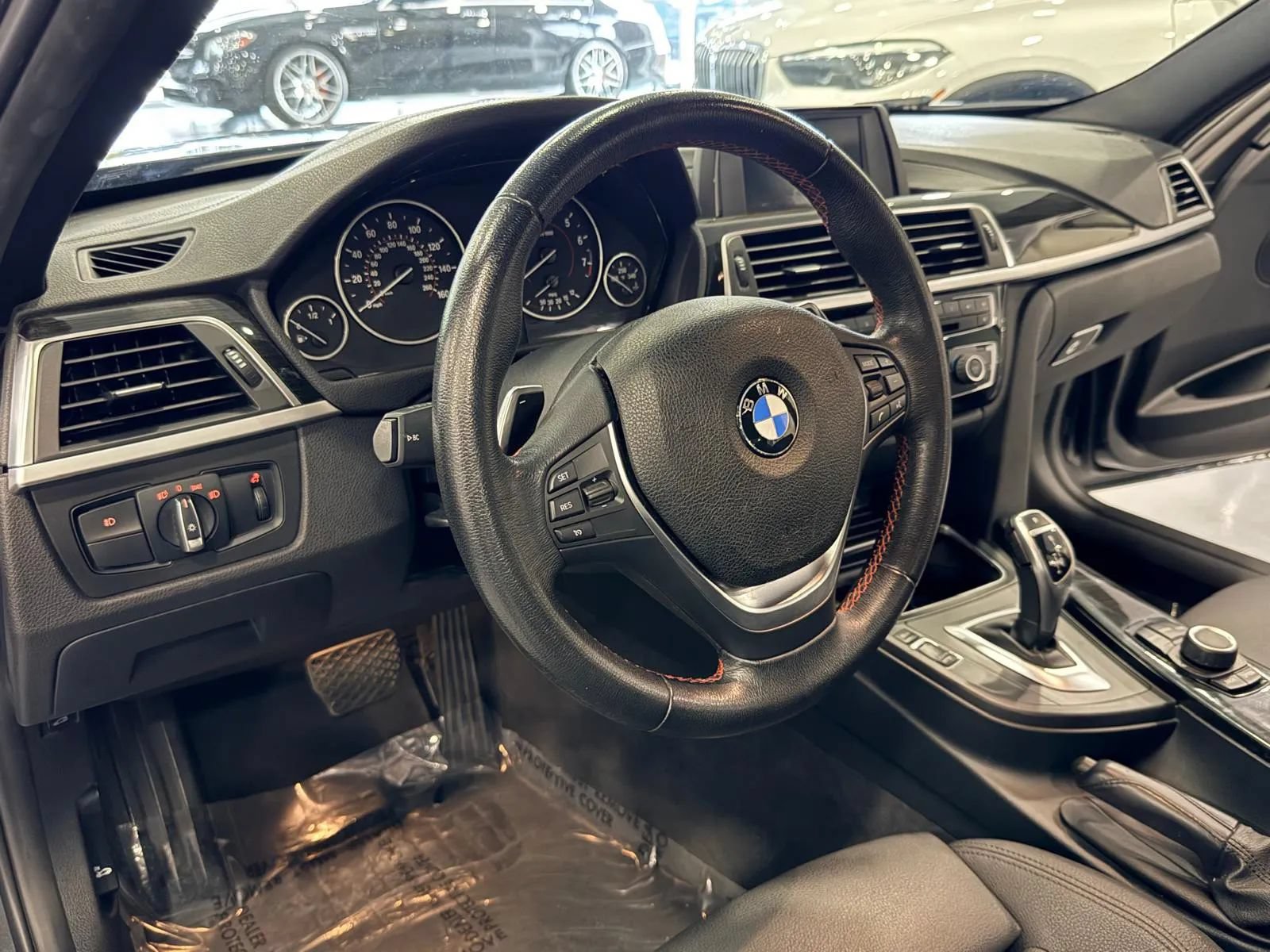 Used 2018 BMW 330i Sedan RWD image 11