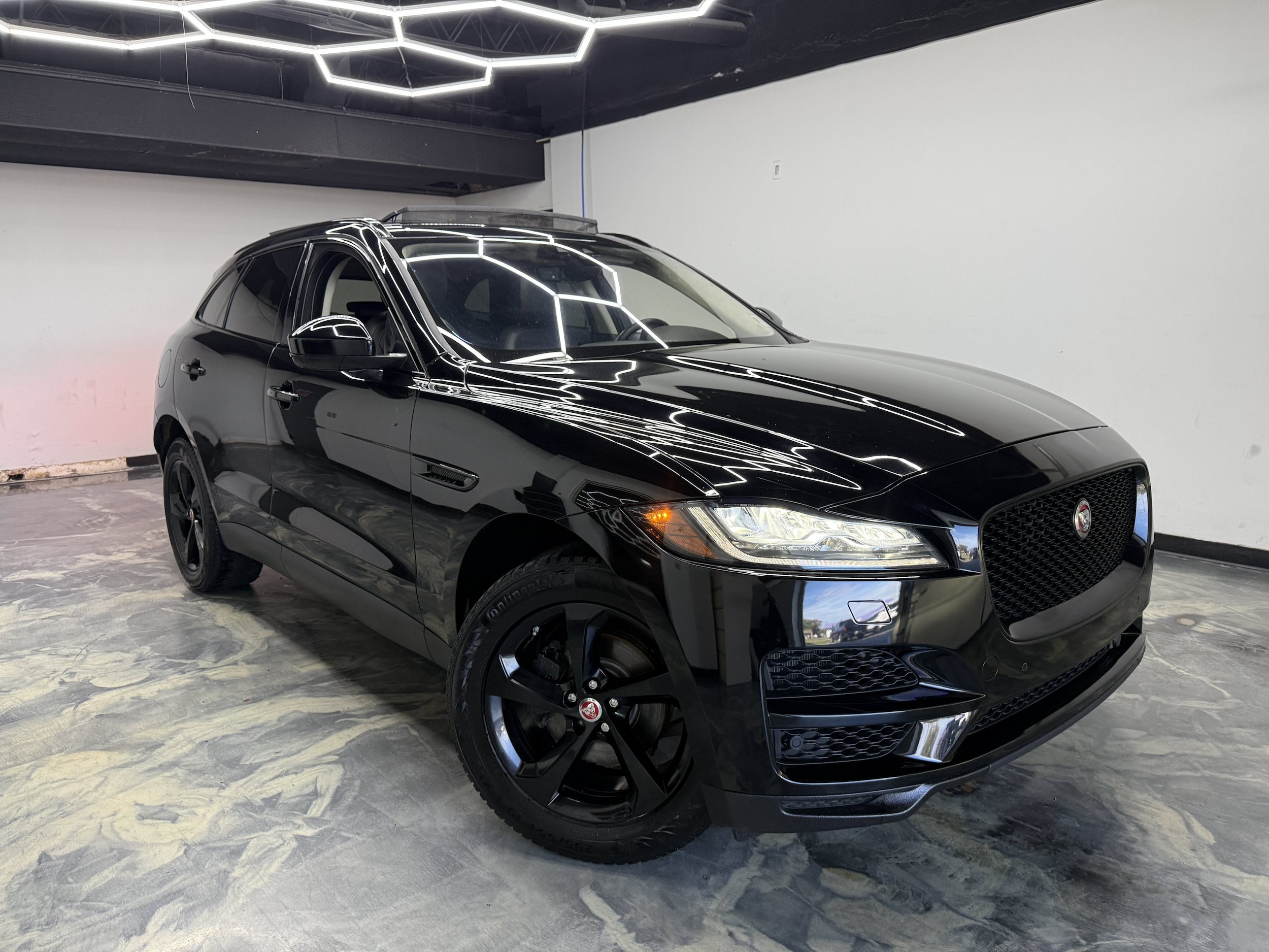 Used 2020 Jaguar F-PACE Prestige AWD/4WD image 5