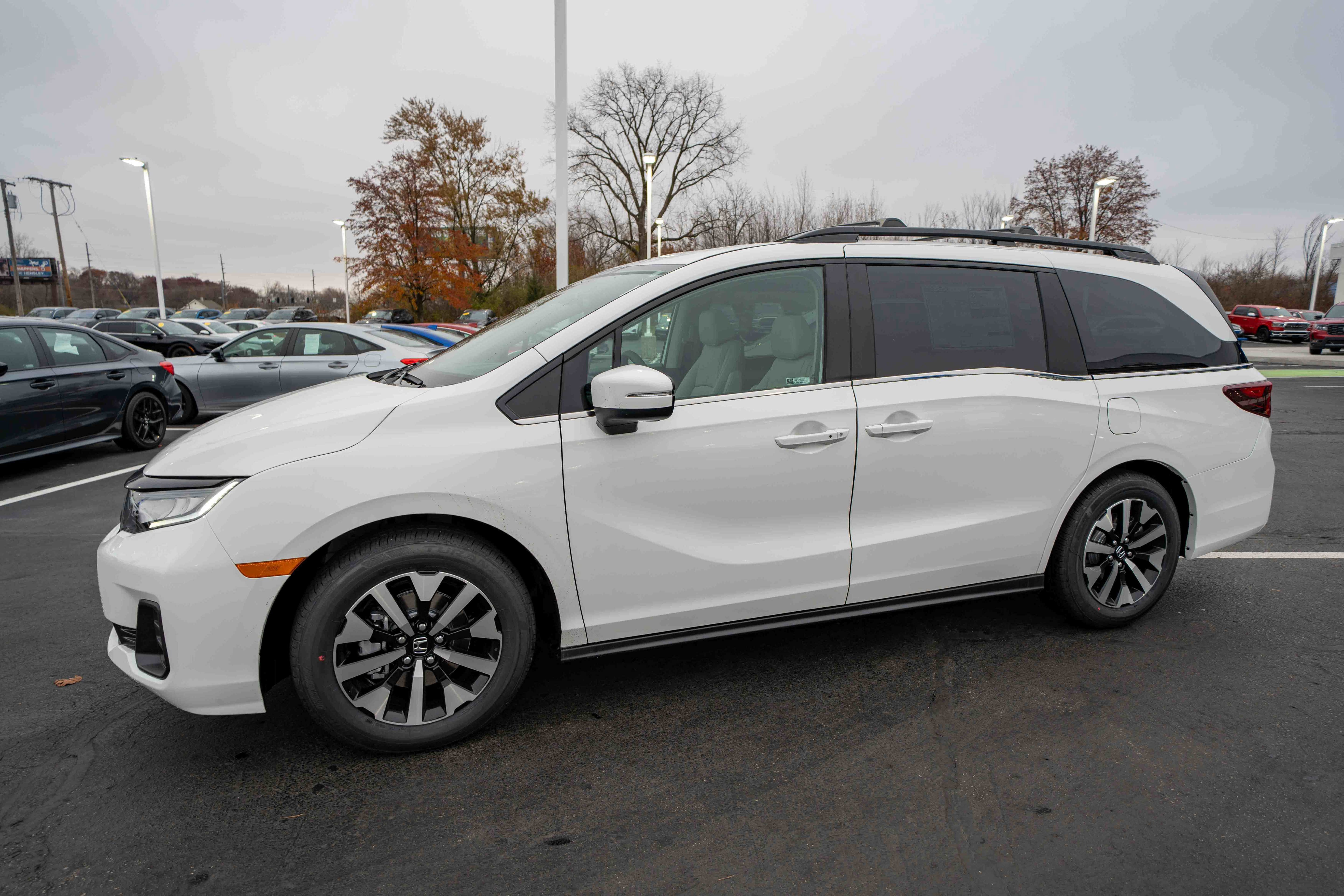 New 2026 Honda Odyssey EX-L image 3