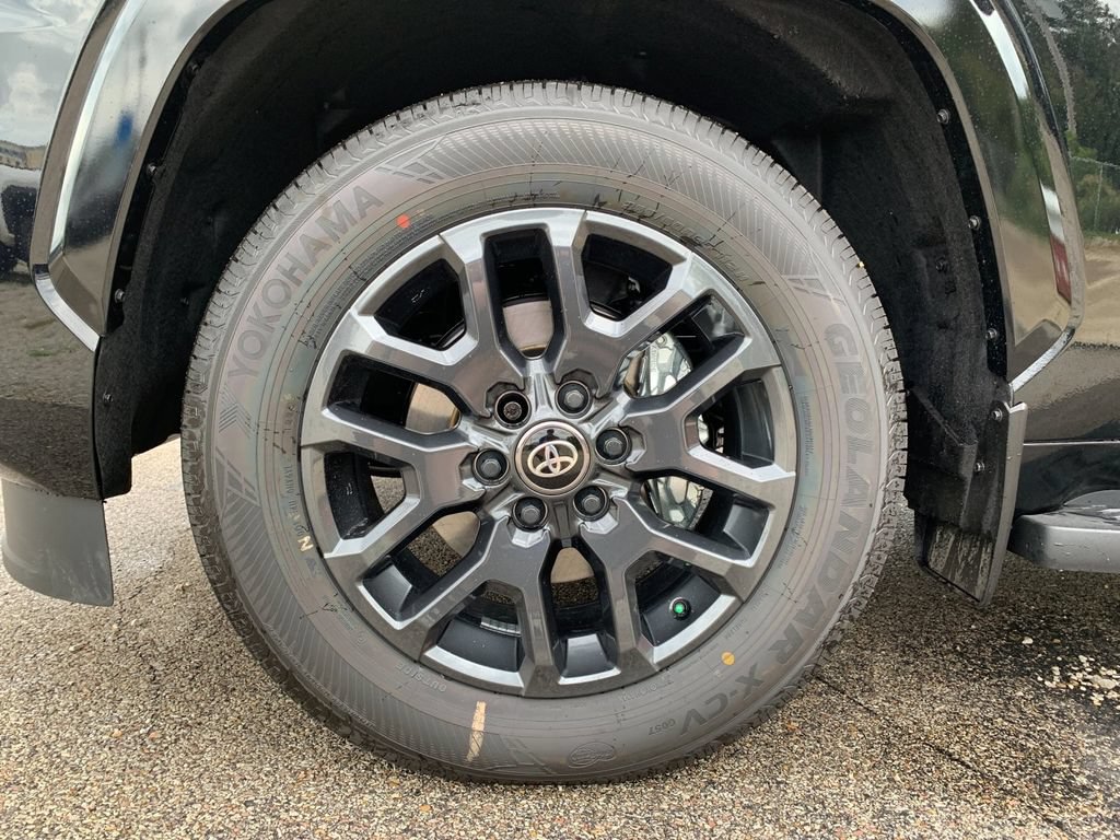 New 2026 Toyota Sequoia Platinum AWD/4WD image 32