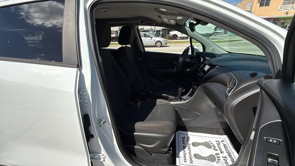 Used 2020 Chevrolet Trax LS w/ Tint and Cruise Package FWD image 39