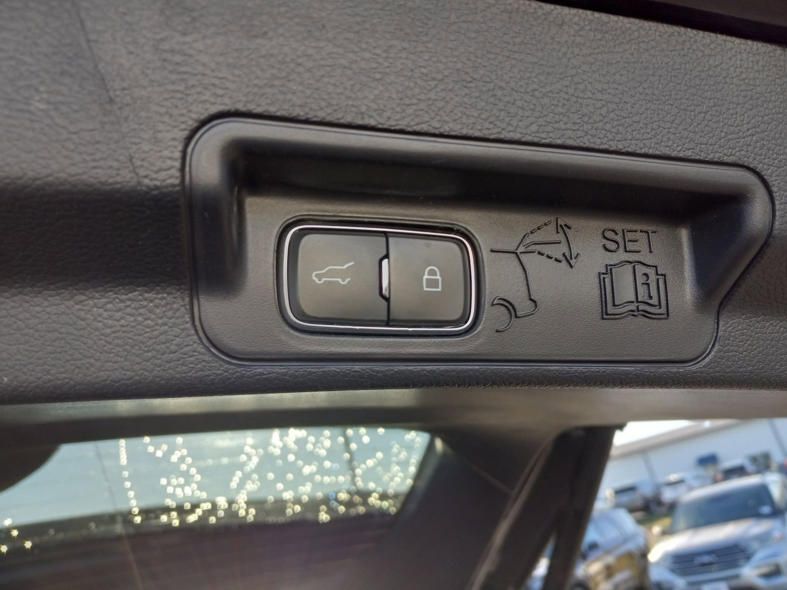 Used 2025 Ford Explorer Platinum w/ LUX Leather Package image 13