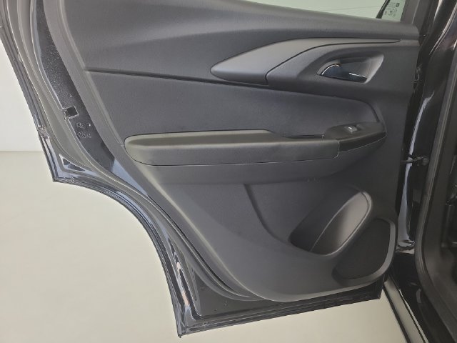 Used 2023 Chevrolet TrailBlazer RS FWD image 14