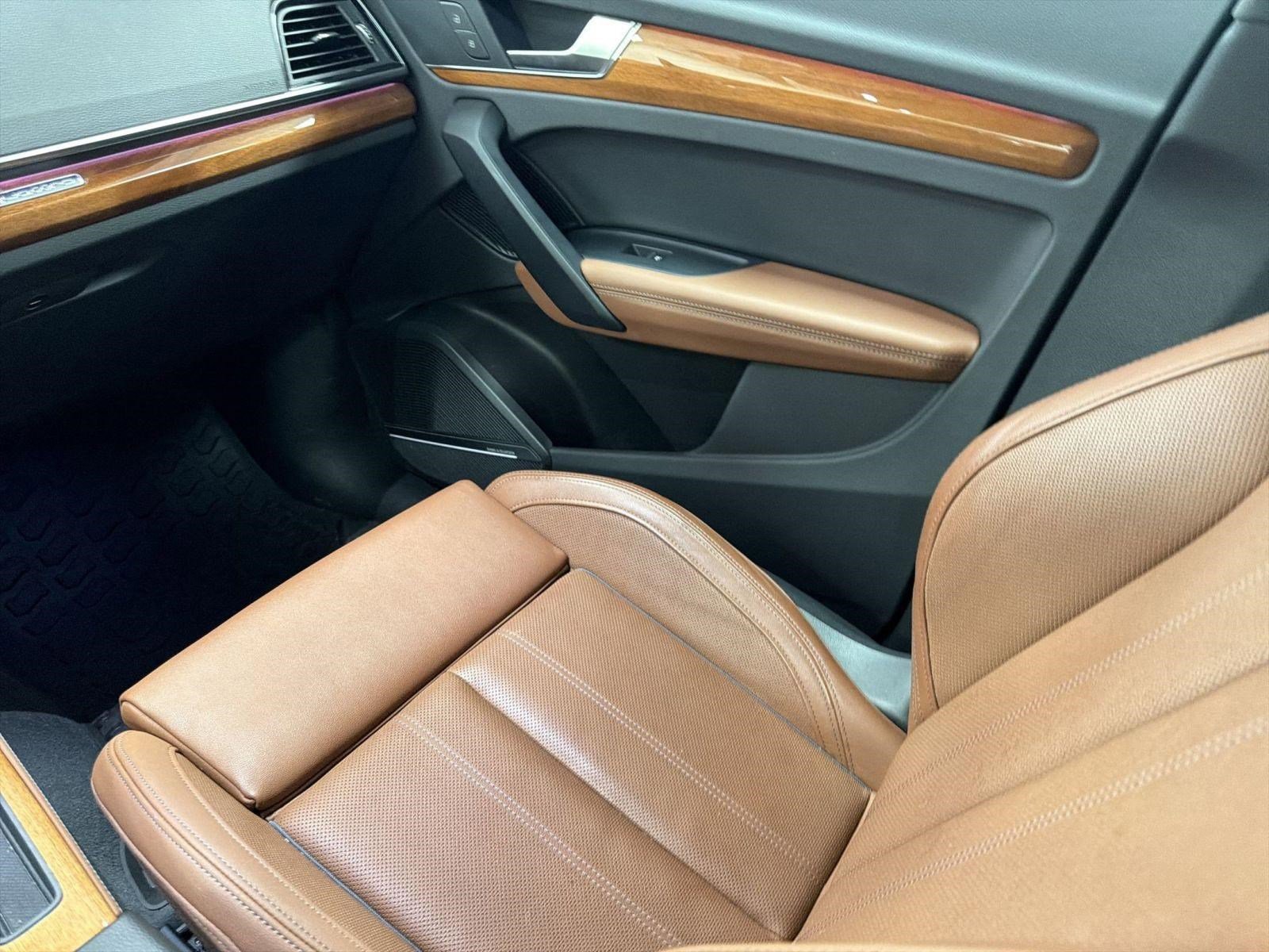 Used 2021 Audi Q5 Prestige w/ Prestige Package image 24