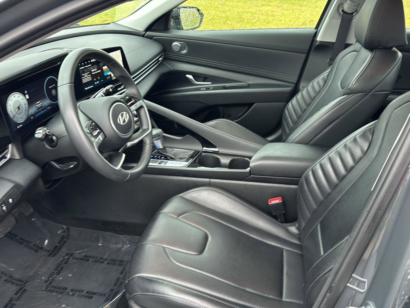 Used 2024 Hyundai Elantra Limited image 8