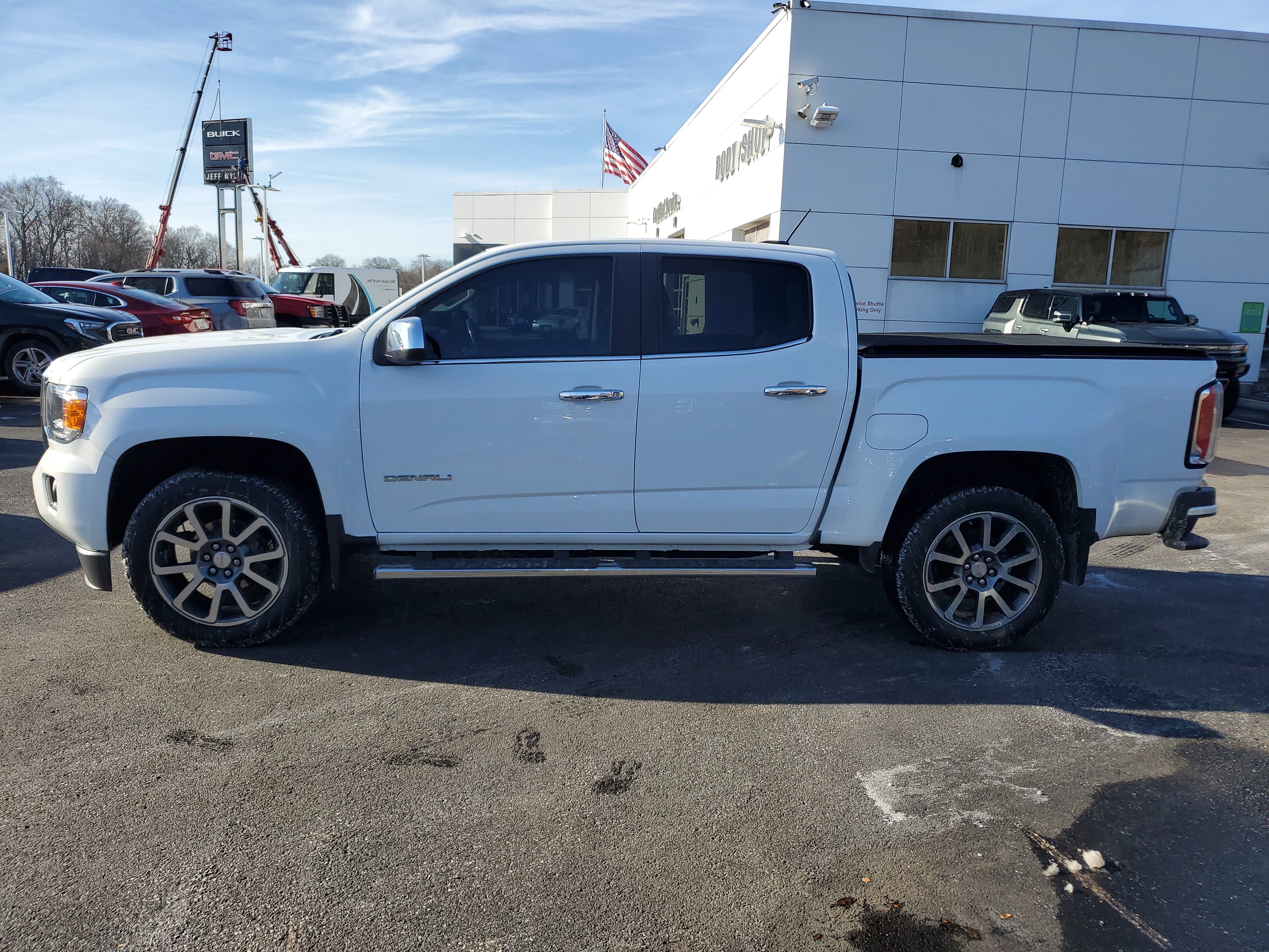 Used 2019 GMC Canyon Denali image 8