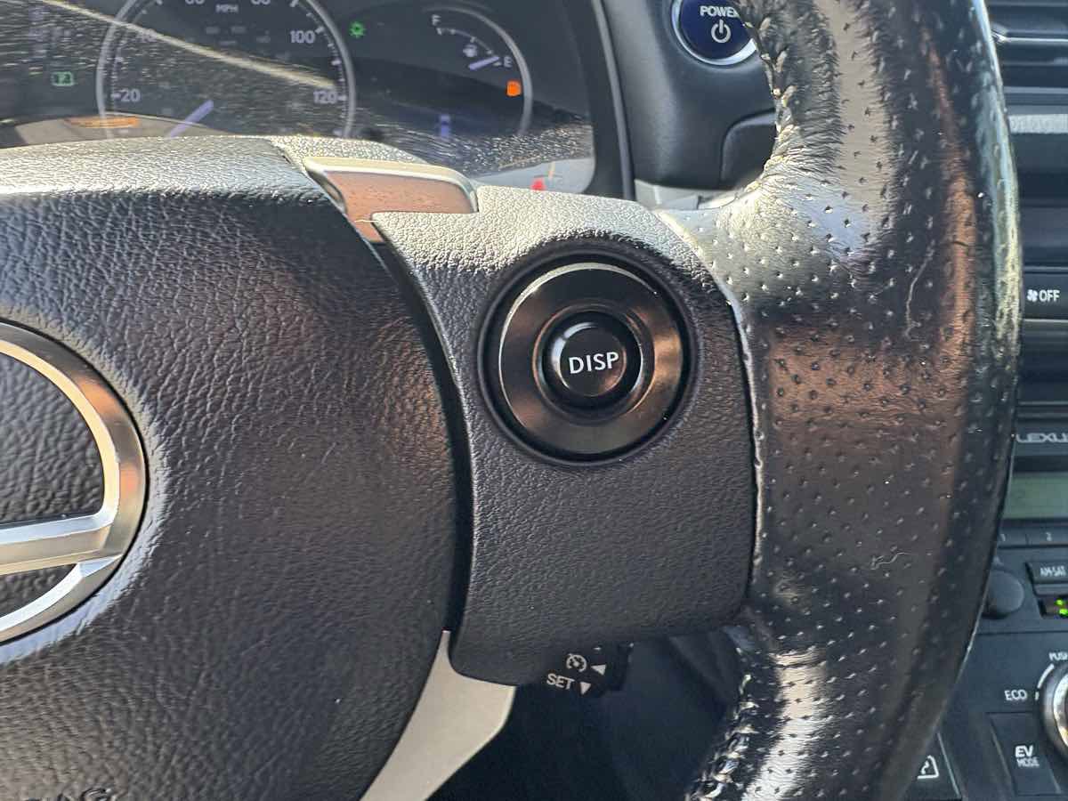 Used 2015 Lexus CT 200h image 30