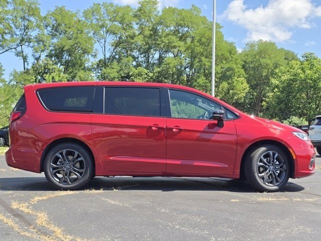New 2026 Chrysler Pacifica Select image 25