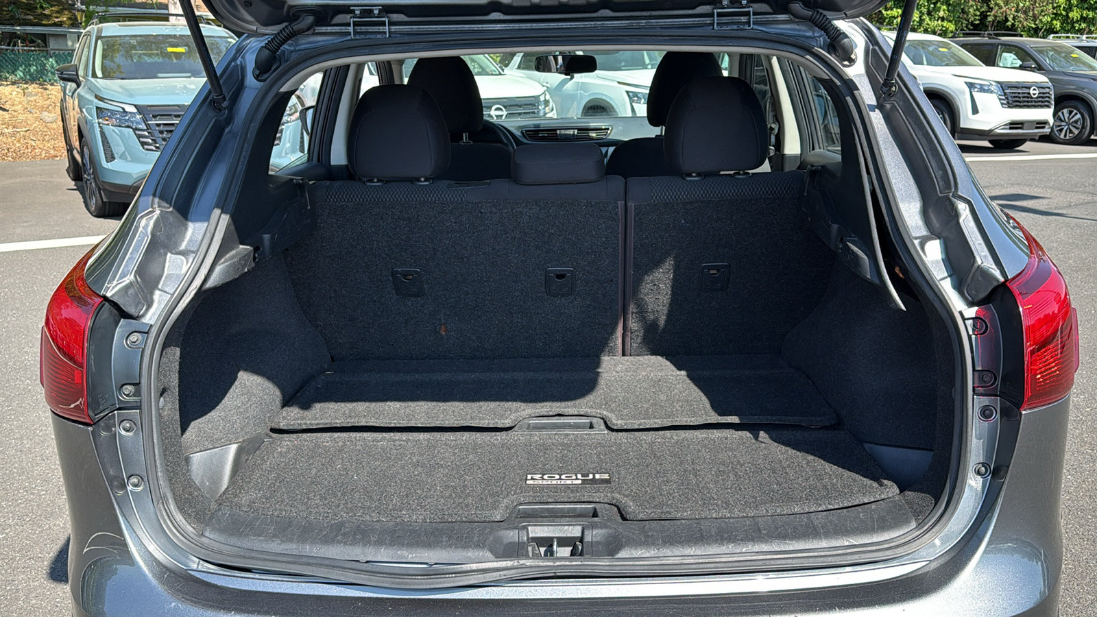 Used 2019 Nissan Rogue Sport S w/ Appearance Package AWD/4WD image 23