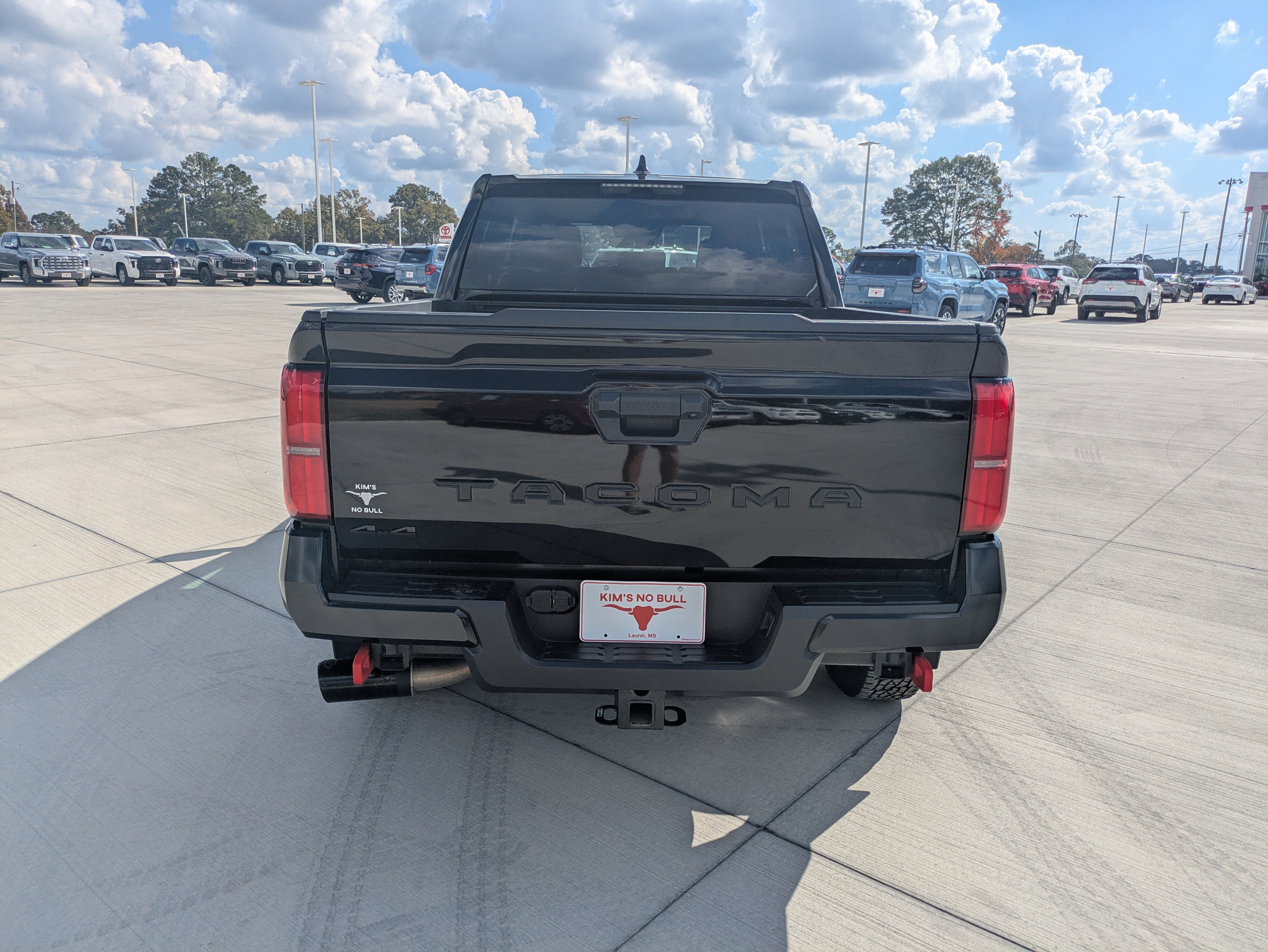 Used 2024 Toyota Tacoma TRD Off-Road image 6