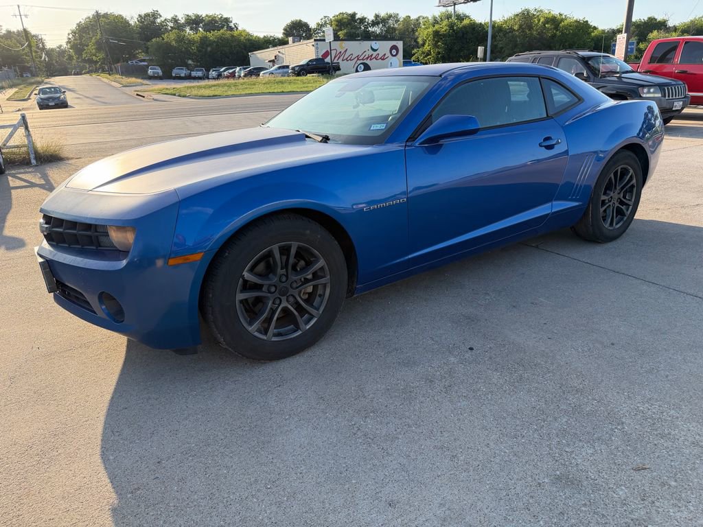 Used 2011 Chevrolet Camaro LS RWD image 2