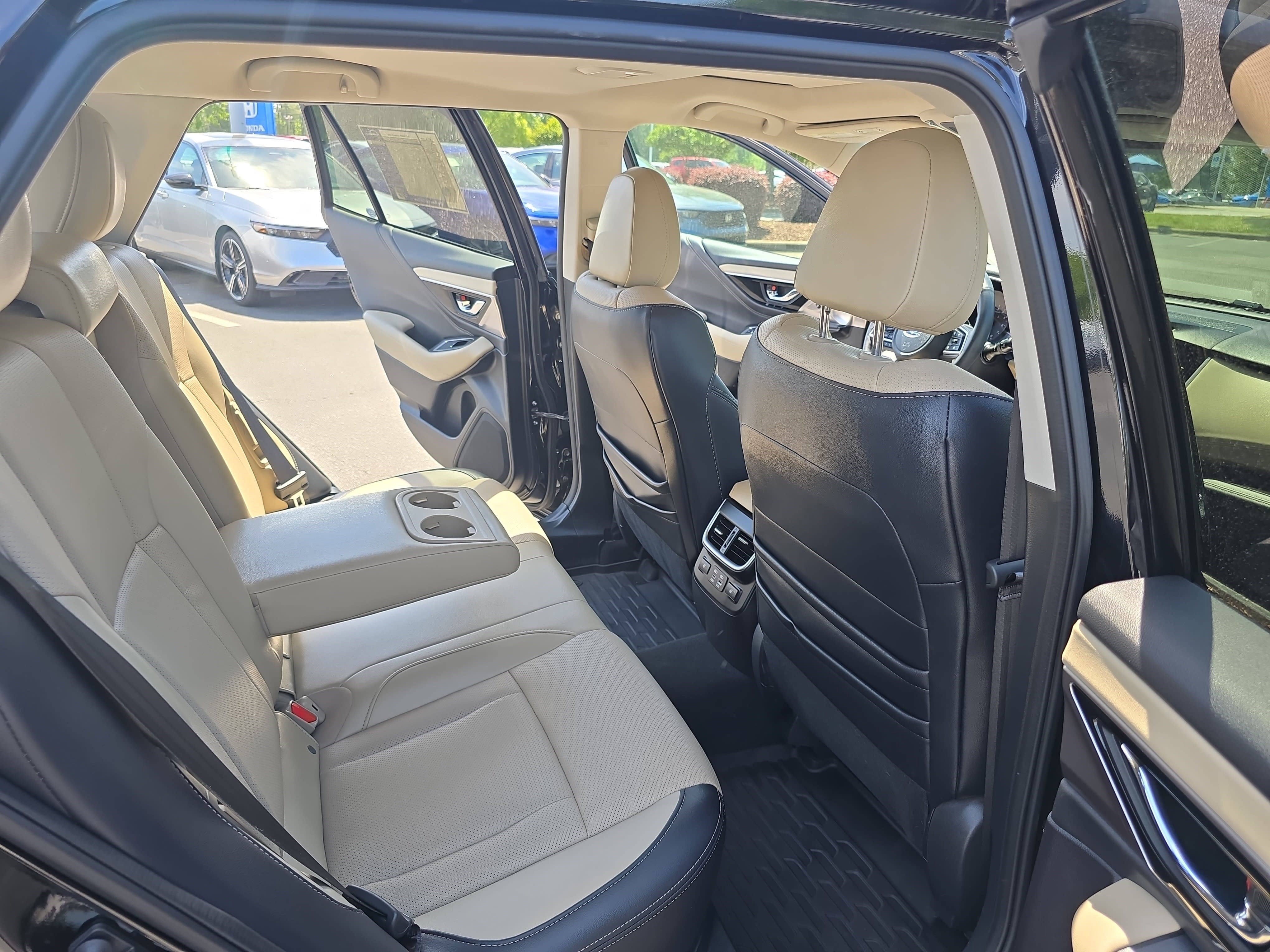 Used 2023 Subaru Outback Limited AWD/4WD image 11