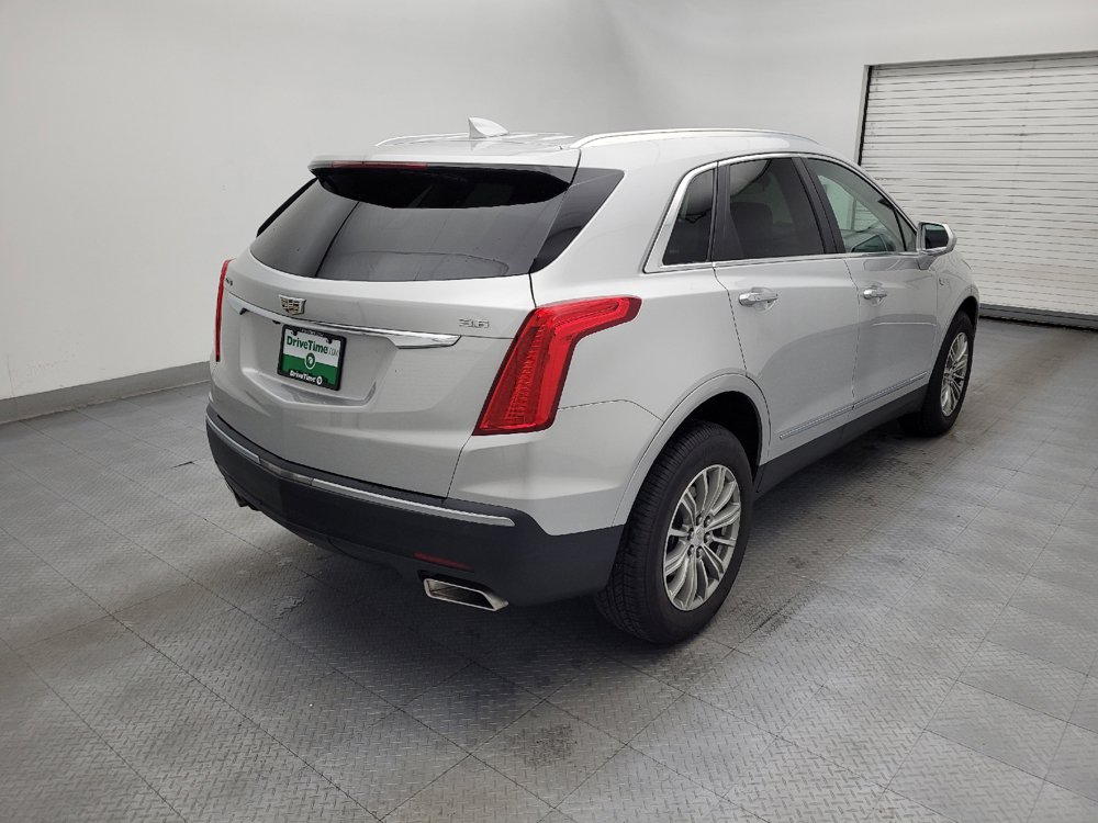 Used 2017 Cadillac XT5 Luxury w/ Driver Awareness Package FWD image 9