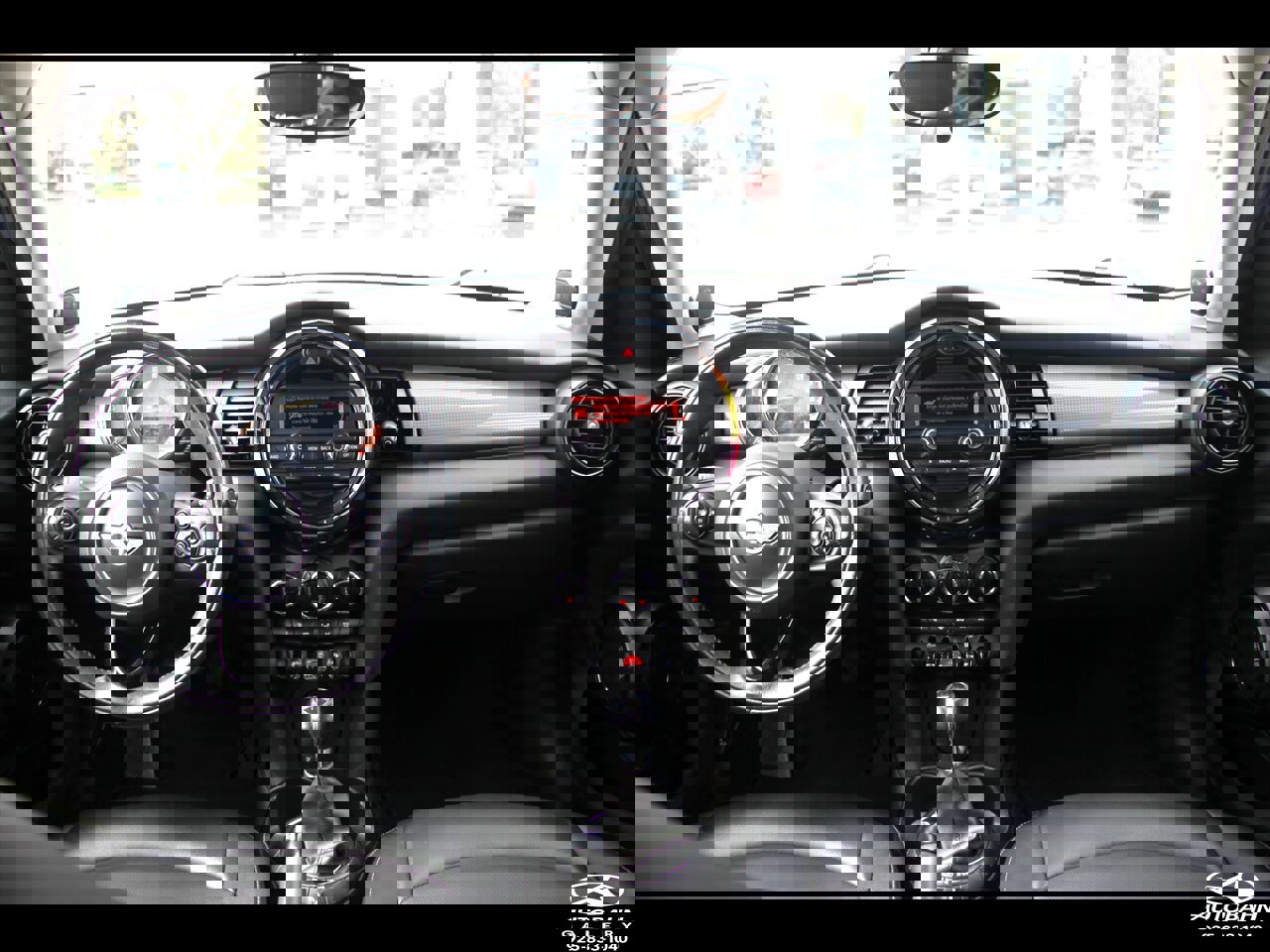 Used 2015 MINI Cooper 4-Door Hardtop w/ Premium Package image 24