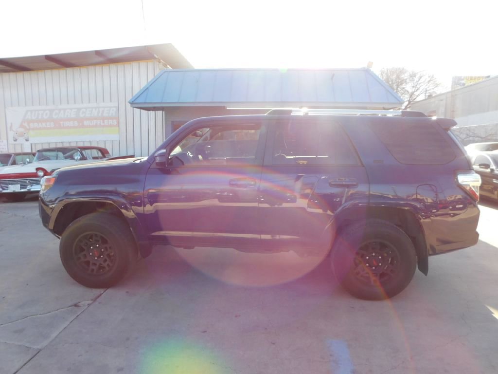 Used 2022 Toyota 4Runner SR5 image 4