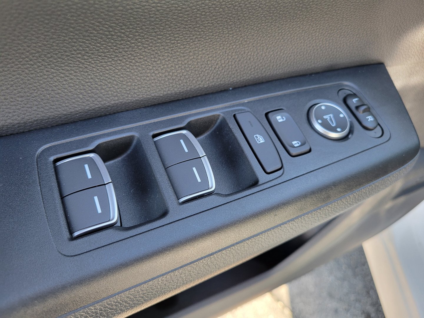 Used 2025 Honda CR-V Sport Touring image 19