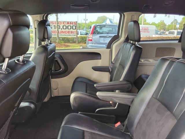 Used 2019 Dodge Grand Caravan SXT FWD image 14
