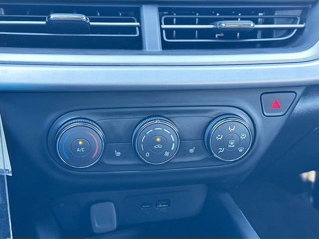 Used 2024 Chevrolet Trax LS w/ LS Convenience Package FWD image 15