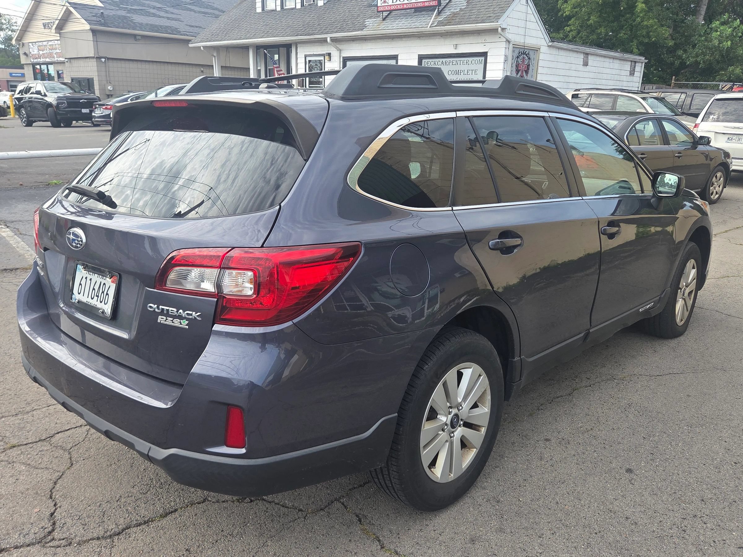 Used 2015 Subaru Outback 2.5i Premium AWD/4WD image 6