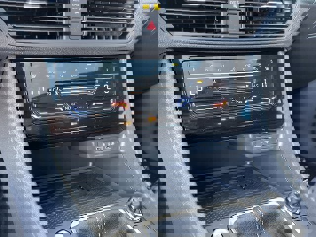 New 2025 Volkswagen Jetta SE image 24