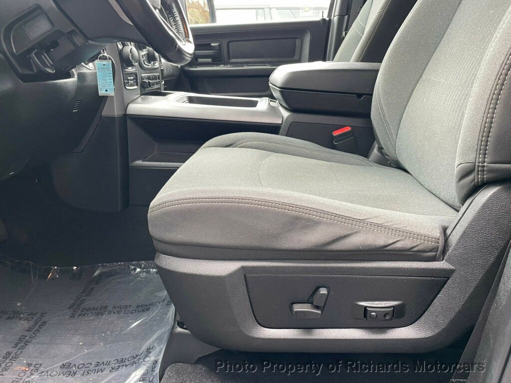 Used 2022 RAM 1500 Express w/ Ceramic Grey Express Package AWD/4WD image 12