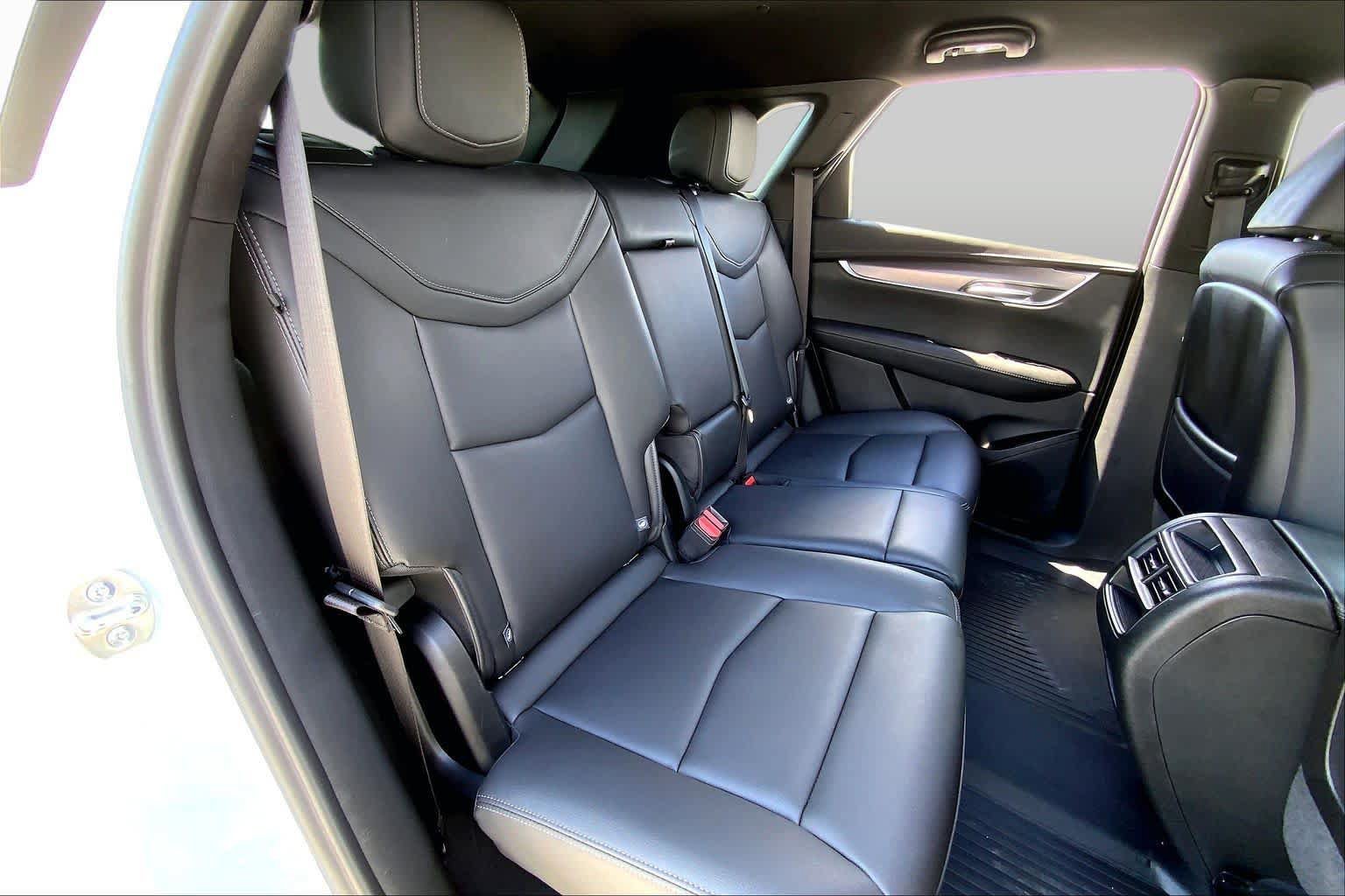 Used 2025 Cadillac XT5 Luxury w/ LPO, Floor Liner Package FWD image 19