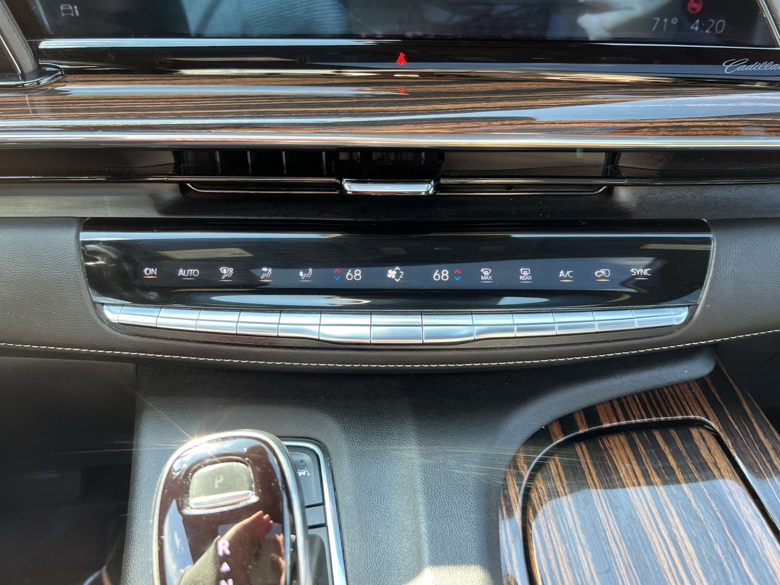 Used 2023 Cadillac Escalade Premium Luxury w/ LPO, Floor Liner Package AWD/4WD image 20