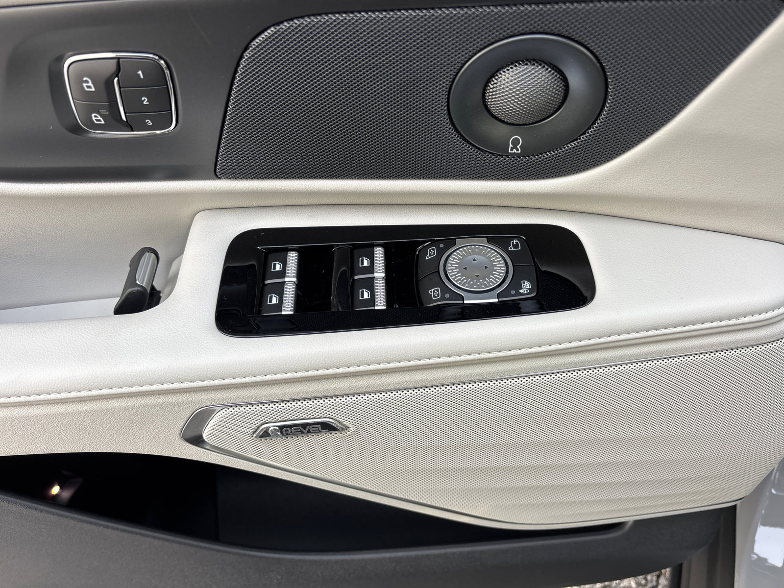 New 2026 Lincoln Nautilus Reserve image 13