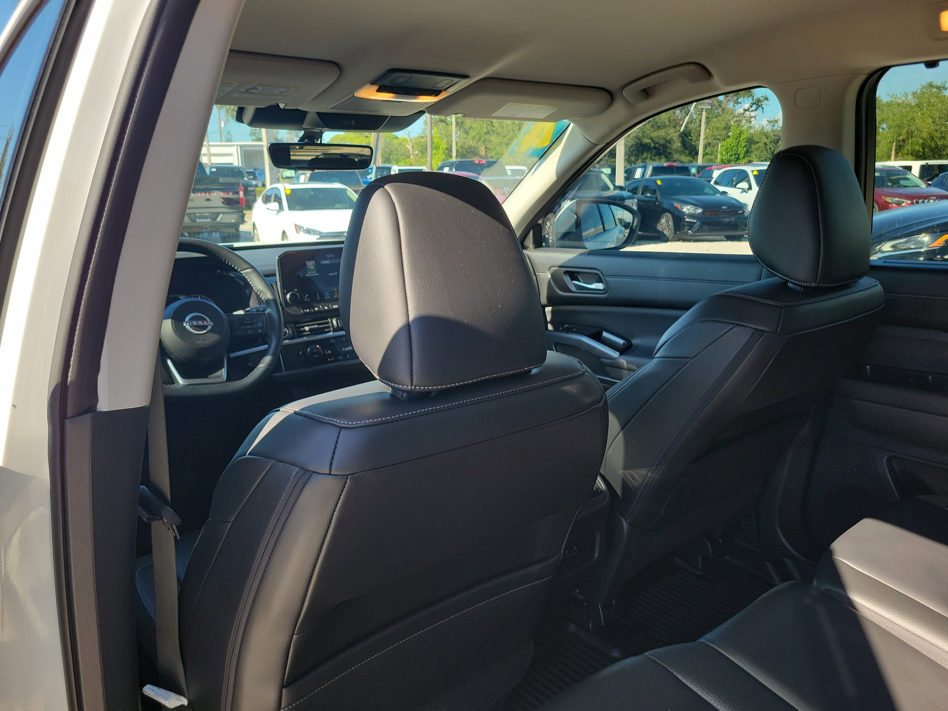 Used 2024 Nissan Pathfinder SL image 18