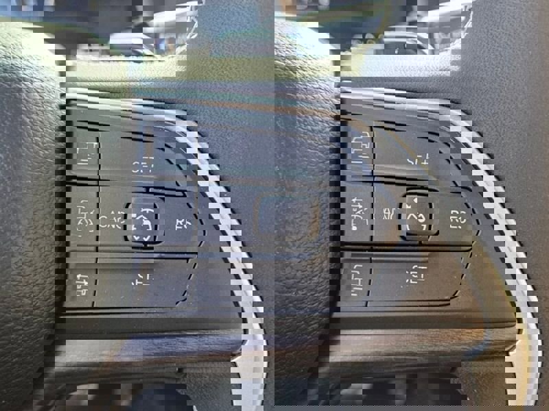 Used 2024 Jeep Grand Cherokee L Limited w/ Black Appearance Package image 30