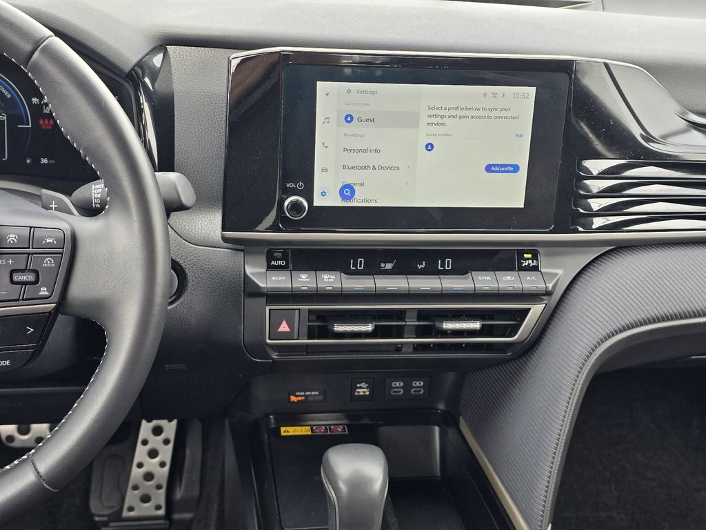Used 2025 Toyota Camry SE w/ Convenience Package image 15