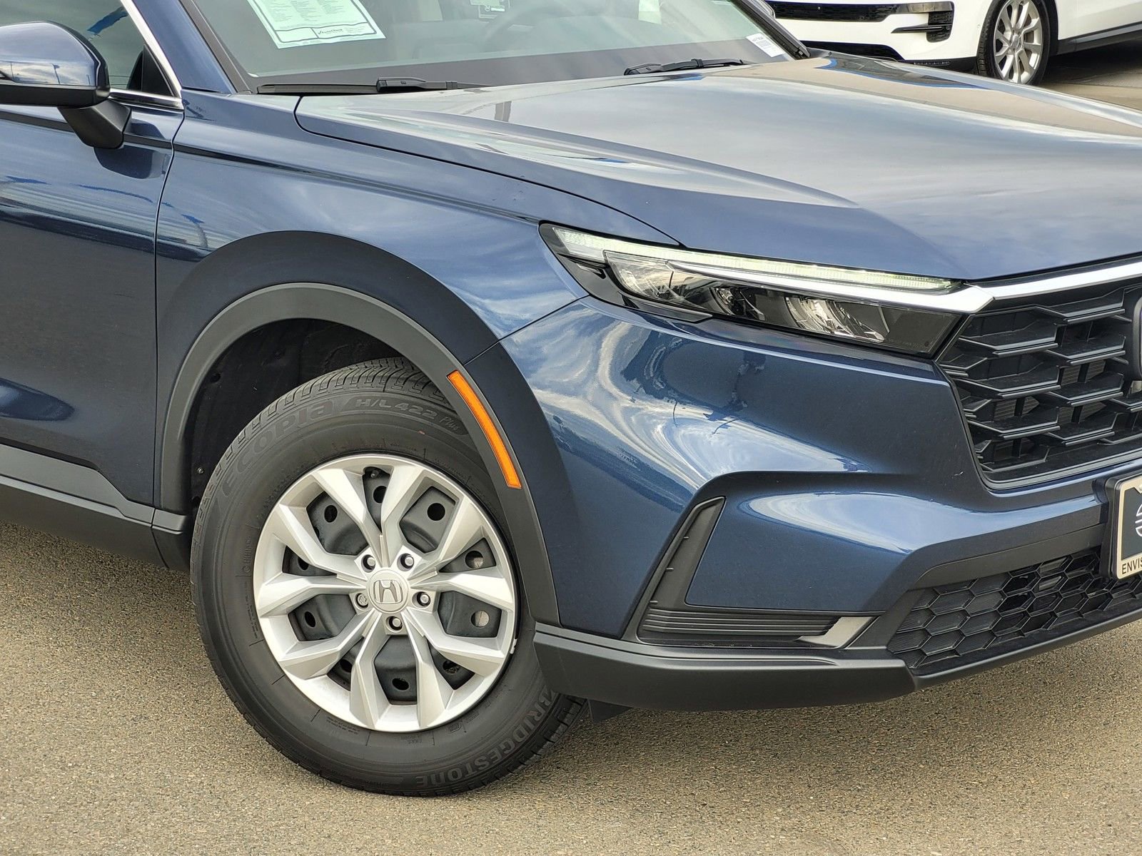 Certified 2025 Honda CR-V LX image 3