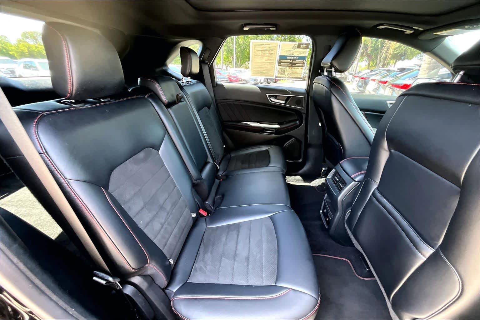 Used 2022 Ford Edge ST-Line w/ Class II Trailer Tow Package AWD/4WD image 20