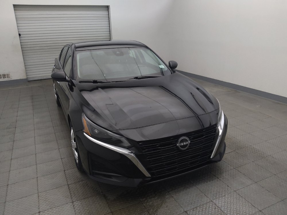 Used 2024 Nissan Altima 2.5 S FWD image 14