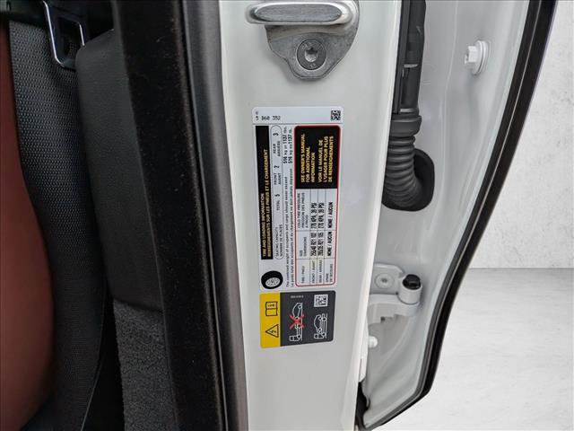 New 2026 BMW 750e xDrive image 20