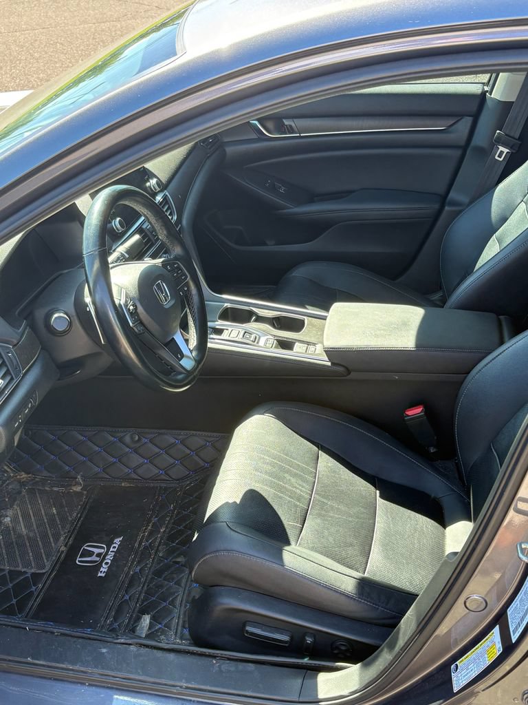 Used 2020 Honda Accord Touring image 6