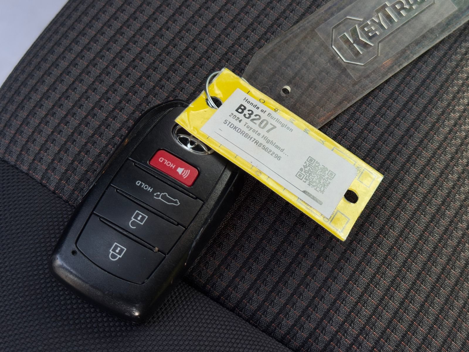 Used 2024 Toyota Highlander Limited AWD/4WD image 34