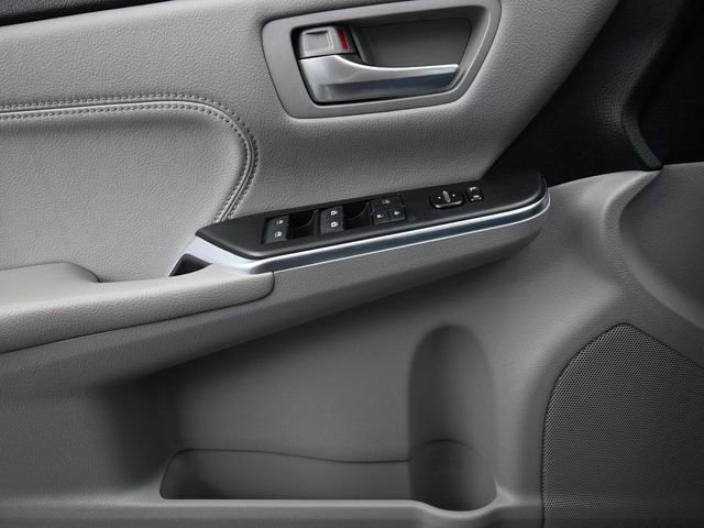 Used 2017 Toyota Camry XLE w/ Moonroof Package image 24