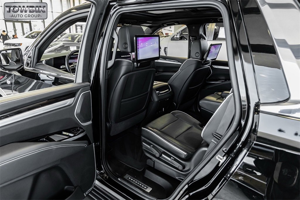 Used 2025 Cadillac Escalade Premium Luxury image 37
