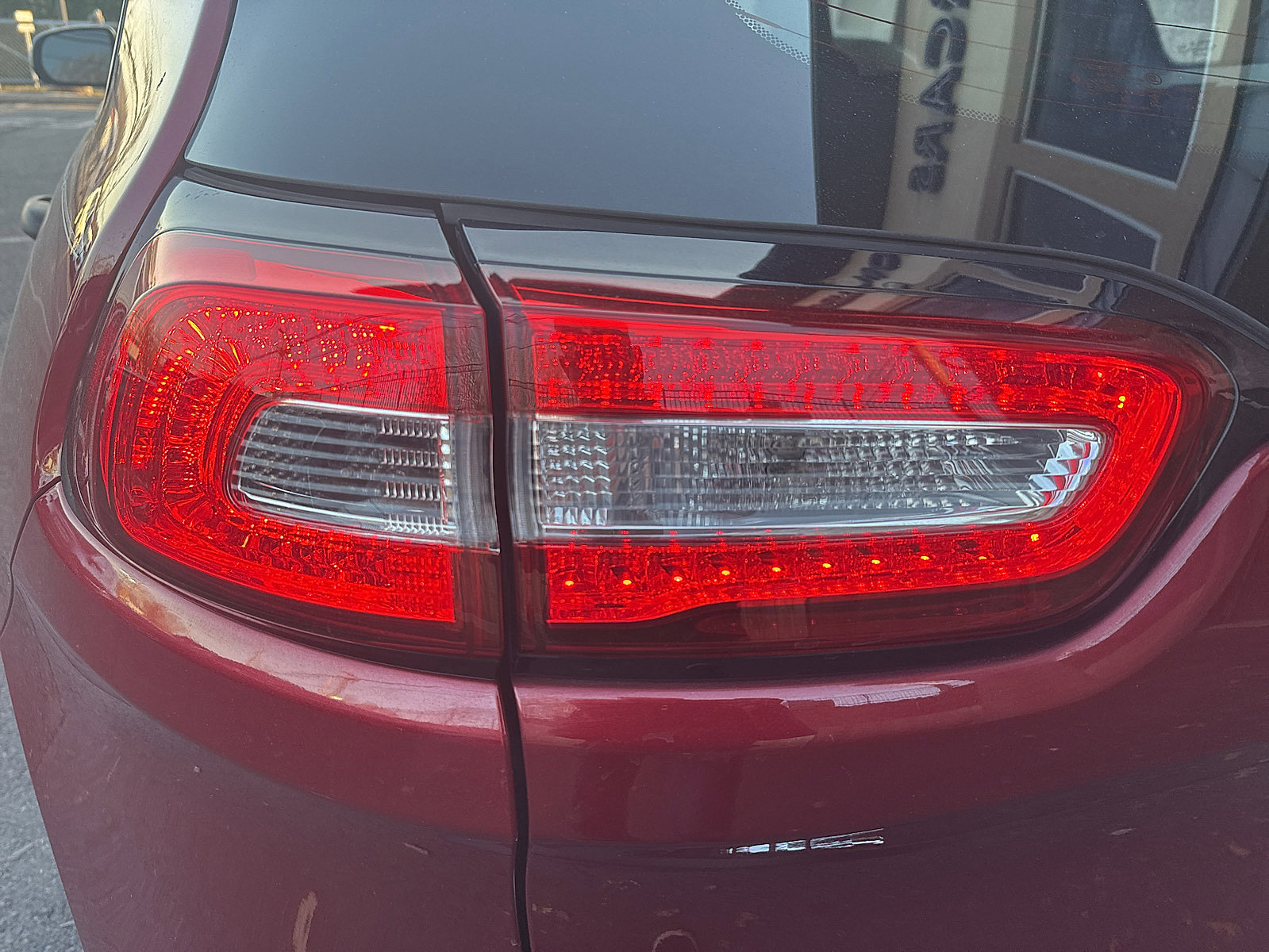 Used 2016 Jeep Cherokee Sport image 27