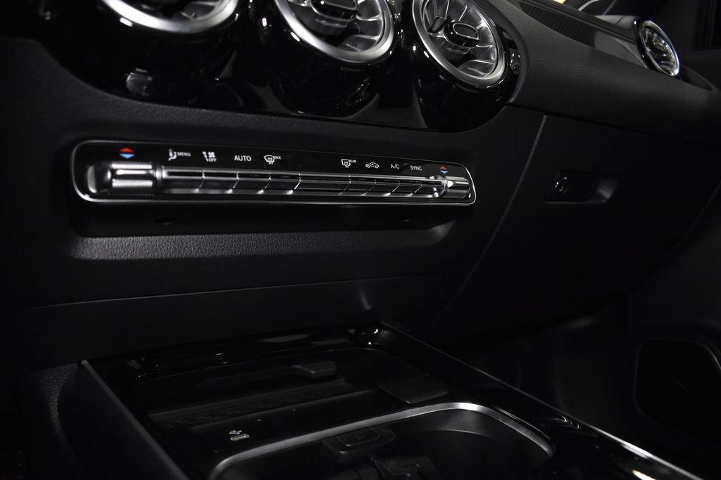 Certified 2024 Mercedes-Benz GLA 35 AMG 4MATIC image 27