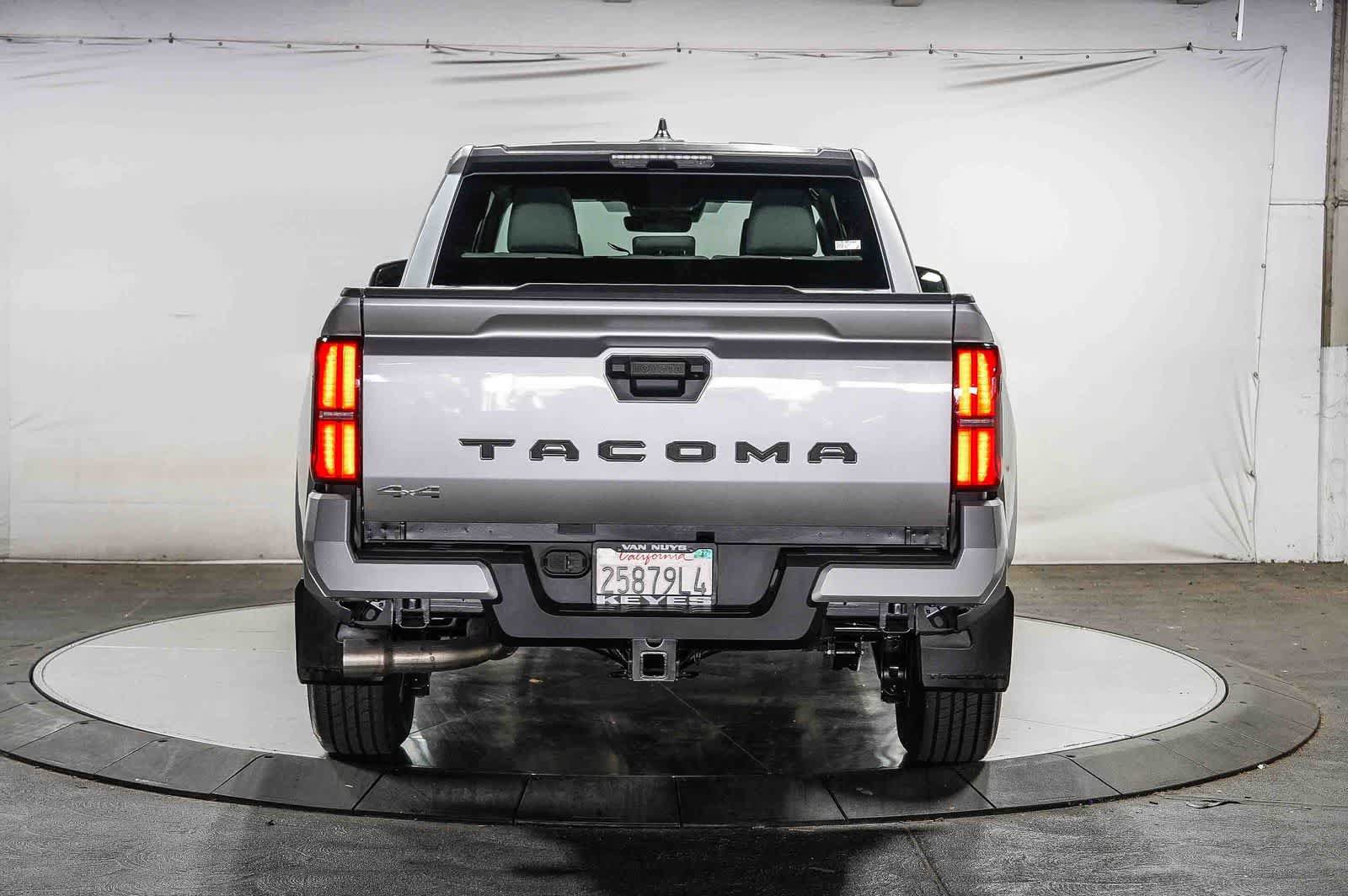 Certified 2026 Toyota Tacoma SR5 AWD/4WD image 4