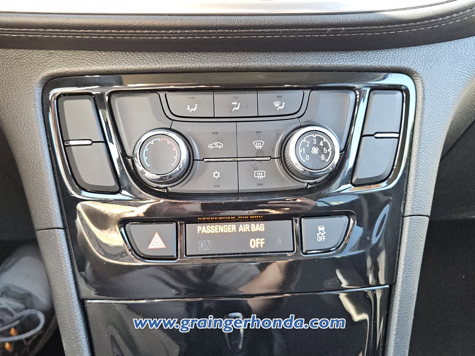 Used 2020 Buick Encore Preferred w/ Safety Package FWD image 17