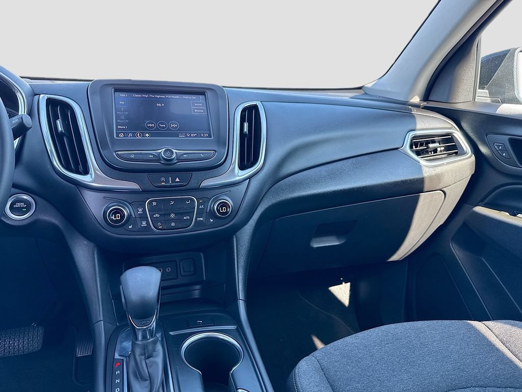 Used 2024 Chevrolet Equinox LT FWD image 24