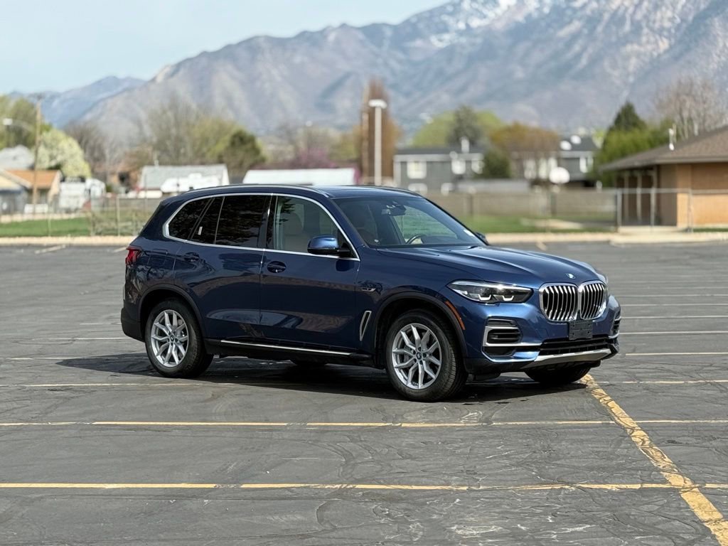 Used 2023 BMW X5 xDrive45e w/ Climate Comfort Package image 3