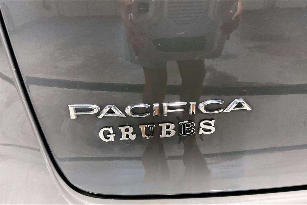 Used 2022 Chrysler Pacifica Touring-L FWD image 39