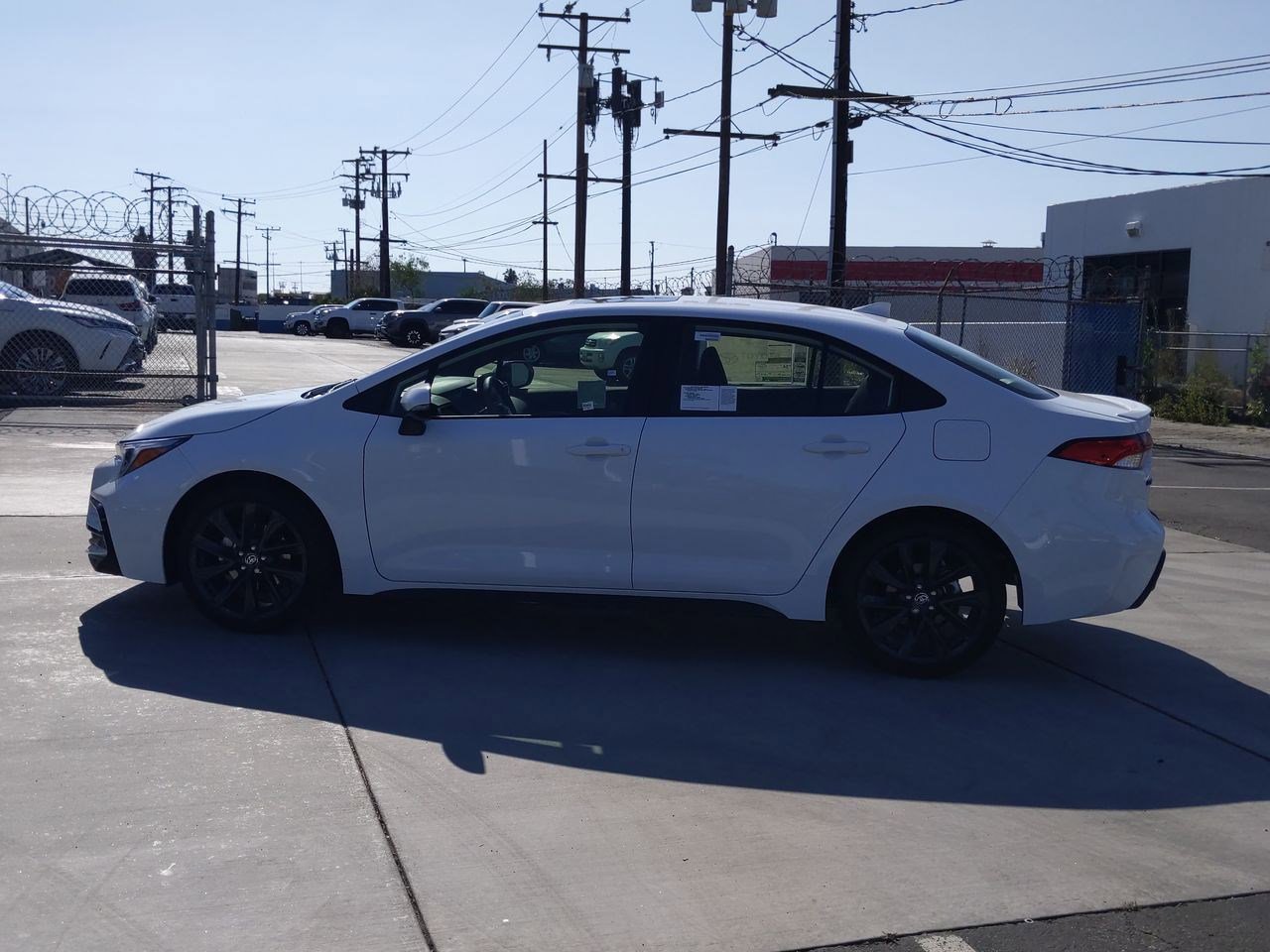 Used 2023 Toyota Corolla SE w/ SE Premium Package image 7