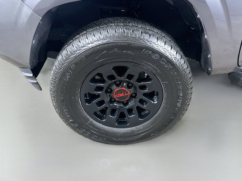 Used 2022 Toyota Tacoma SR5 RWD image 8