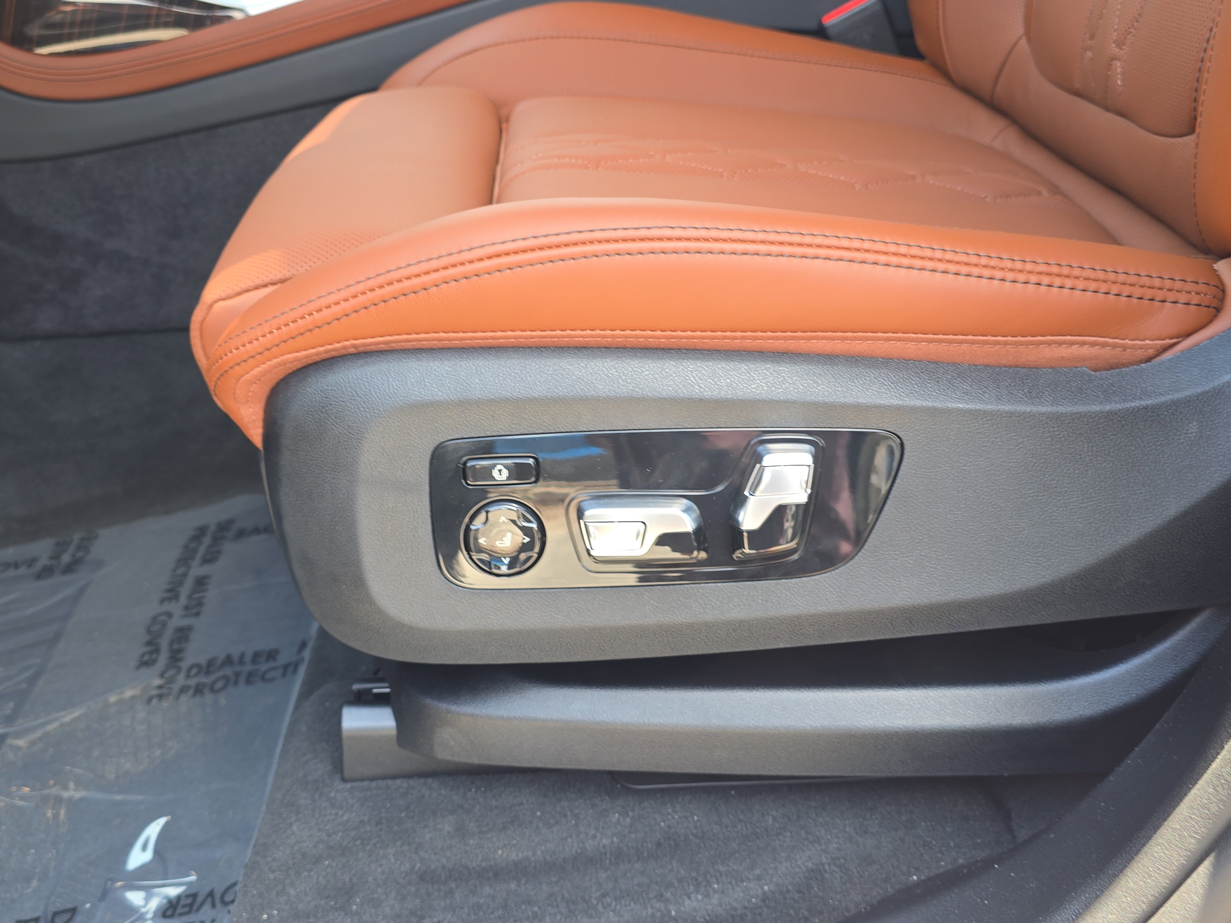 New 2026 BMW X7 M60i image 23